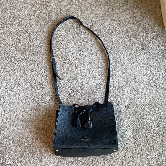Kate Spade Black satchel with a bow. Mid-size and barely used - Picture 3 of 6